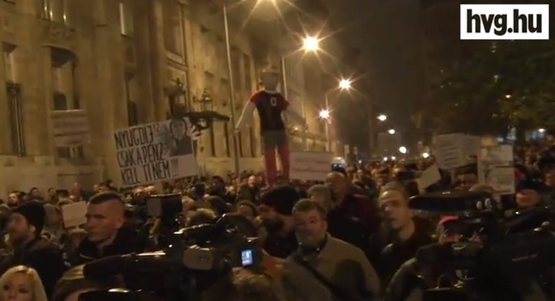 Minden eszközzel tiltakoznak az átvert pénztártagok