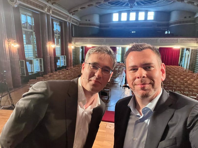 Kijött két közvélemény-kutatás, az egyik szerint Karácsony Gergely fog nyerni, a másik szerint Vitézy Dávid