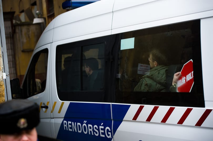 Rábeszélés, presszió, megtévesztés - így befolyásolják a vallomásokat