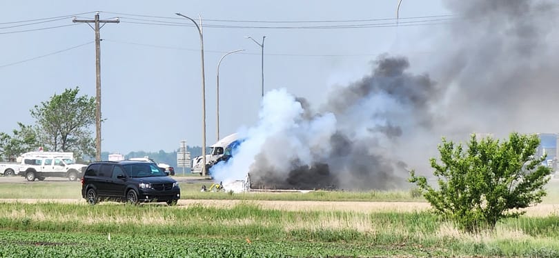 Tizenöten meghaltak, amikor kamionnal ütközött az időseket szállító busz Kanadában
