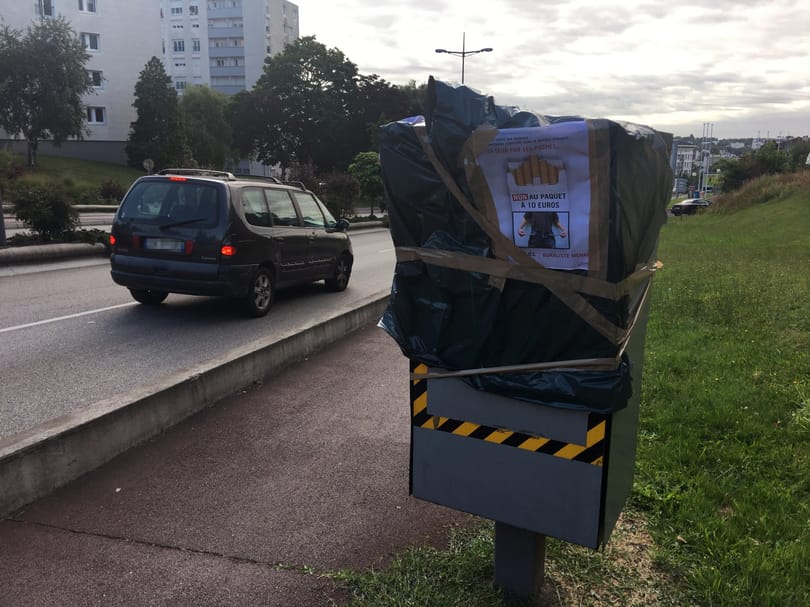 Drága itthon a cigaretta? A francia dohányboltosok a 10 eurós áron akadtak ki