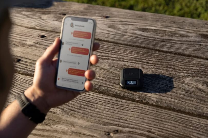 A Garmin csinált egy kütyüt, amivel bárhonnan lehet vészjelzést, és üzenetet küldeni, akkor is, ha nincs térerő