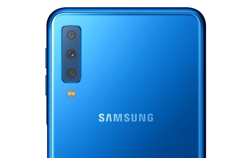 A Samsung bemutatta első triplakamerás telefonját