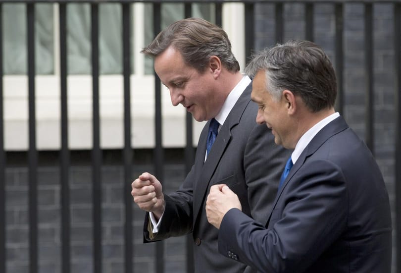 Seres: Mr. Cameron, döntse le ezt a falat!