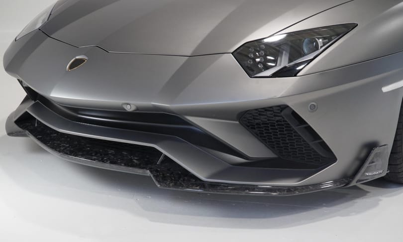 Karbontúladagolás: könnyű és 830 lóerős lett a Lamborghini Aventador