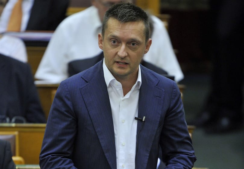 Rogán: Mi vagyunk a Lúdas Matyi, a bankok meg a Döbrögi