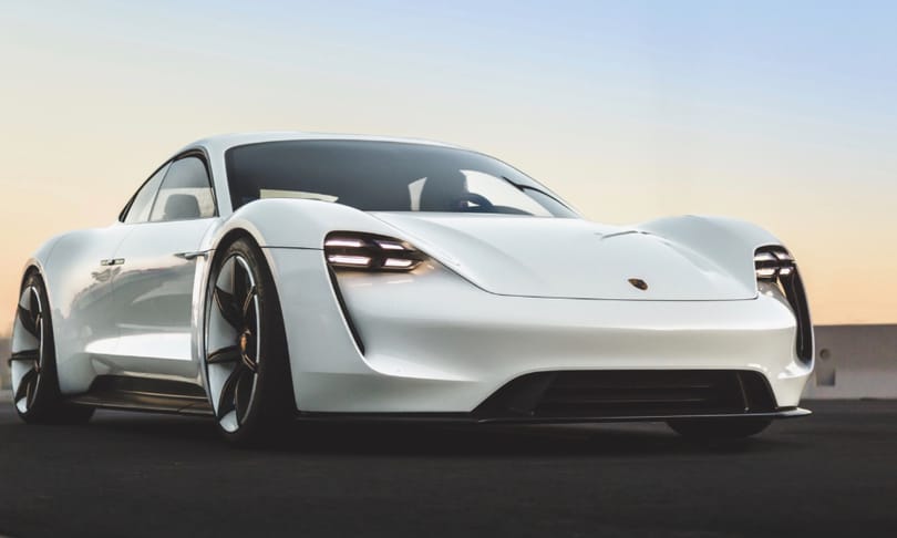 Kémvideó: kamu kipufogóval tesztelik a Porsche első villanyautóját