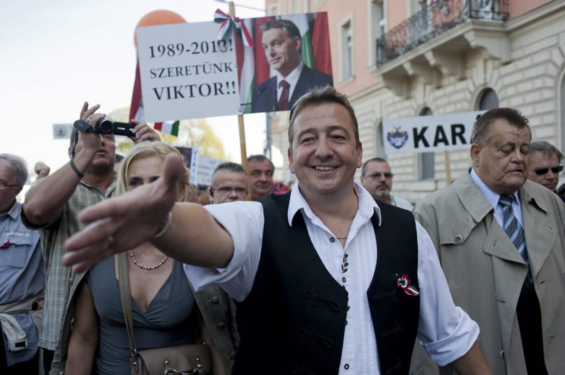 Vajon érdekli a kormányt, hogy ki tudott Bayer jelöléséről?