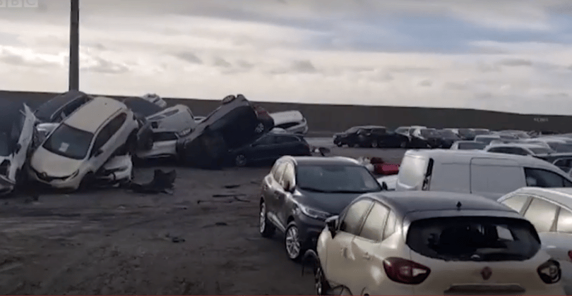 Több száz Maserati is elégett egy hatalmas kikötői tűzben – videó