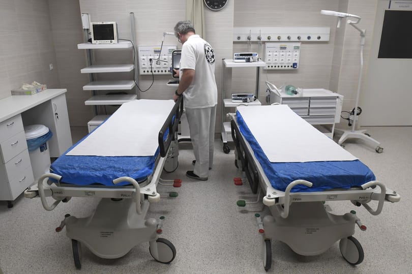 Hetekig üresen állt több kórterem is egy fővárosi kórházban az orvoshiány miatt