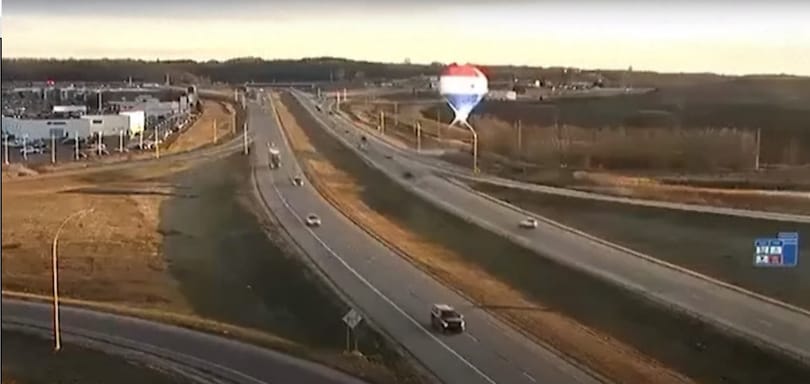 Villanyvezetéknek csapódott egy hőlégballon Minnessotában – videó