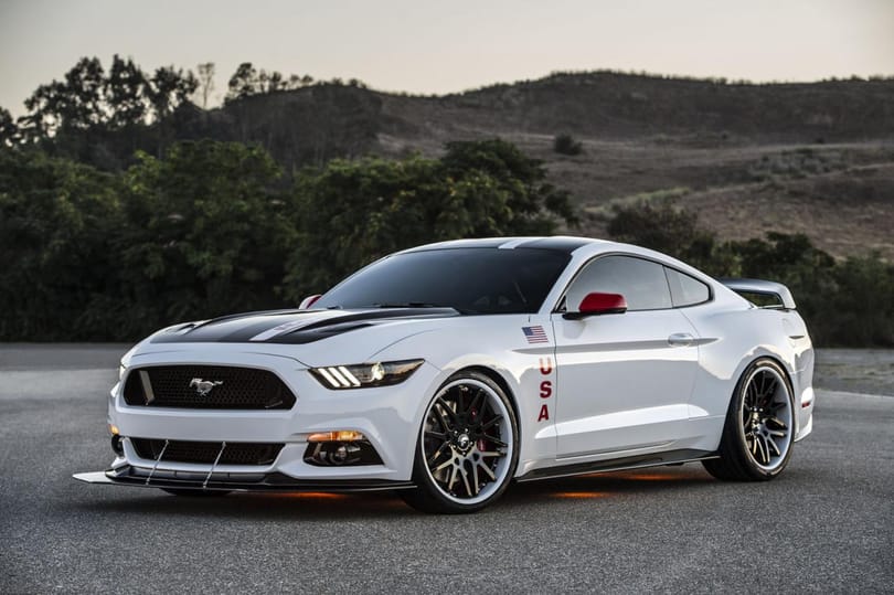 A holdraszállás előtt tisztelegnek ezzel a dögös Ford Mustanggal