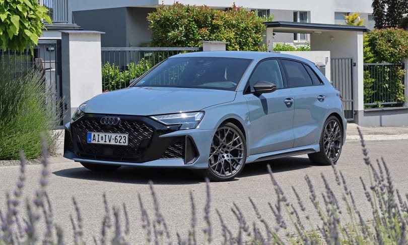A győri szívű 400 lóerős RS3-tól a 925 lovas legerősebb villanyosig – teszten a végletek Audijai