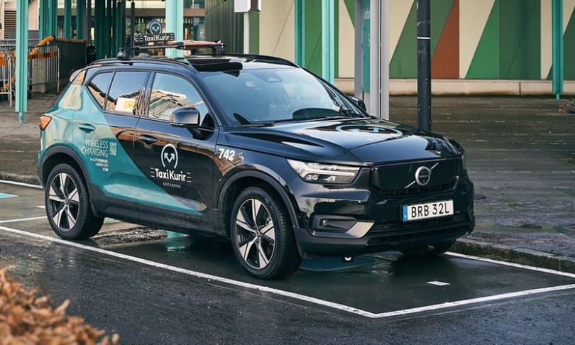 Kábel nélkül tölthető villanyautókat tesztel a Volvo
