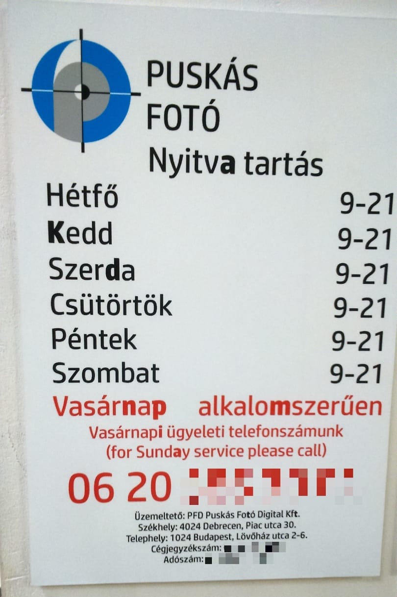 Így tiltakoznak a boltzár ellen egy budai plázában