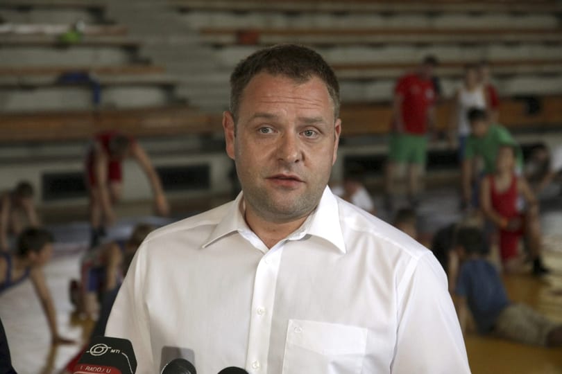 Még az adatvédelmi hatóságnak sem árulja el a Magyar Turisztikai Ügynökség, kik bírálják el a milliárdos pályázatokat