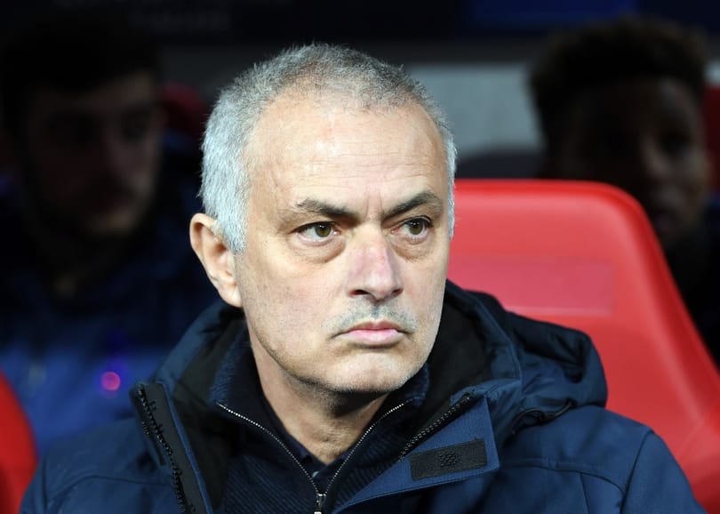 Mourinho ellen vizsgálatot indított az UEFA, mert inzultálta a bírót