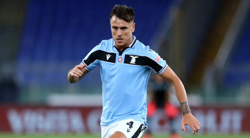 Négy meccses eltiltást kapott harapásért a Lazio védője