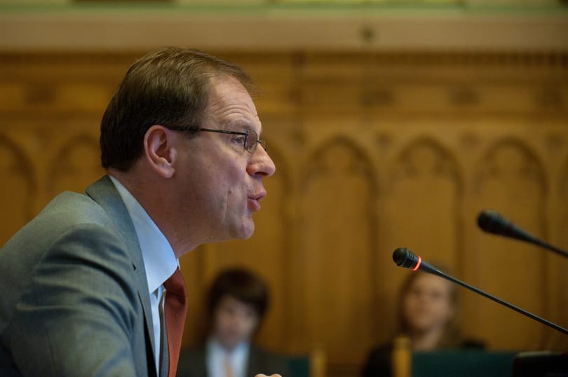 Navracsics: biztos nem módosul az alkotmány a bírák miatt