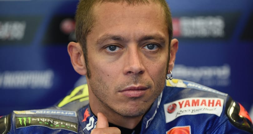 Két helyen törte lábát Valentino Rossi