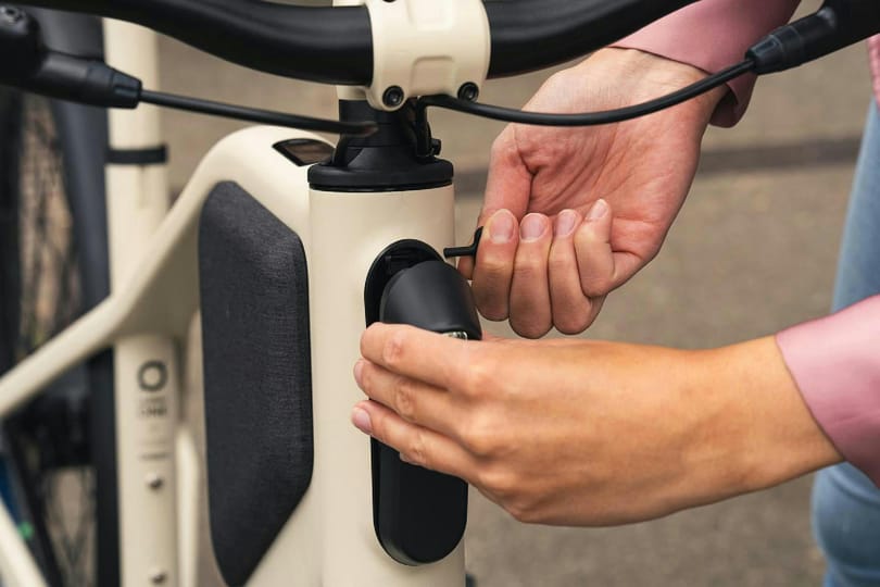Hogyan lehet valakinek egyszerre elektromos és hagyományos biciklije is egyetlen vázban?
