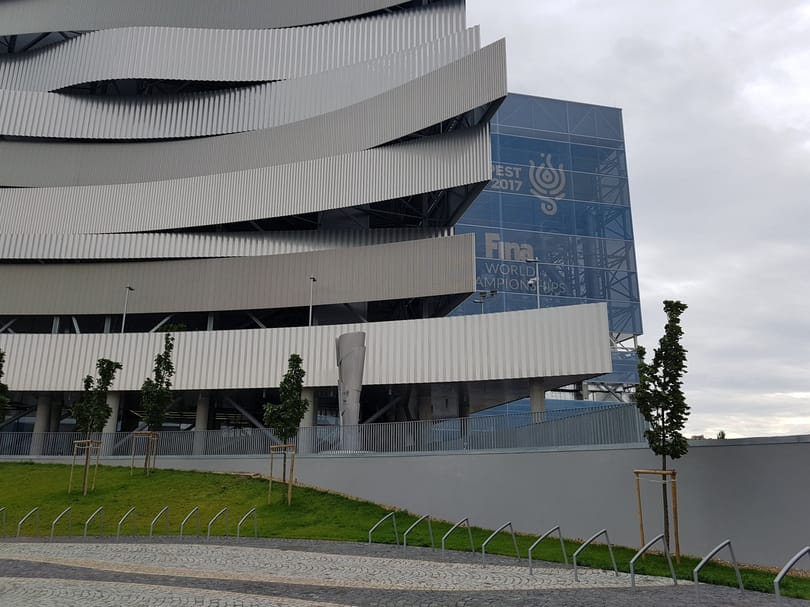 Részben beolvasztják a Duna Aréna lelátóját