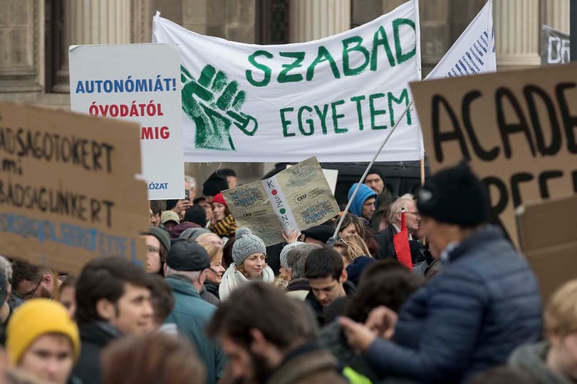 Palkovics bejelentette, felülvizsgálhatják az egyetemi szakokat