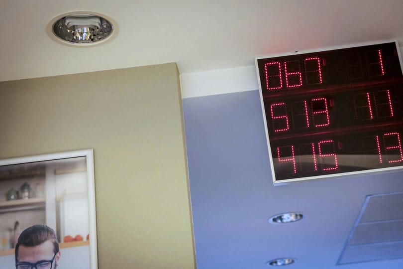 Növekszik a bajba jutott, KHR listára kerülő hitelek száma