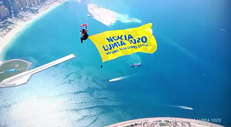 Fantasztikus videó: így érkezett meg a levegőből Dubajba a Lumia 1020