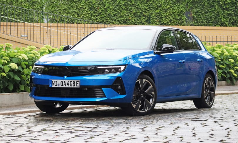 Villanyos villámos: teszten az első 100 százalékban elektromos Opel Astra