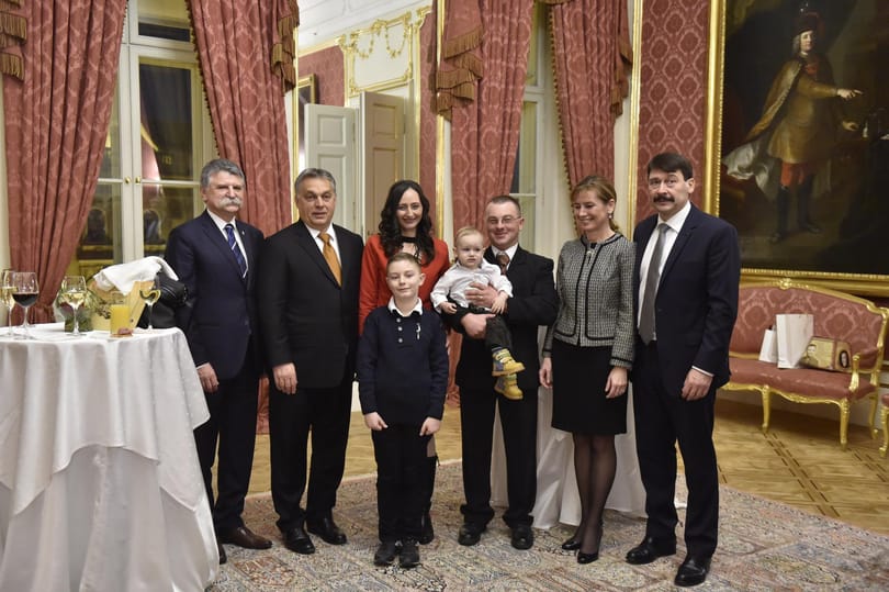 Orbán bemutatta az egymilliomodik külhoni magyart