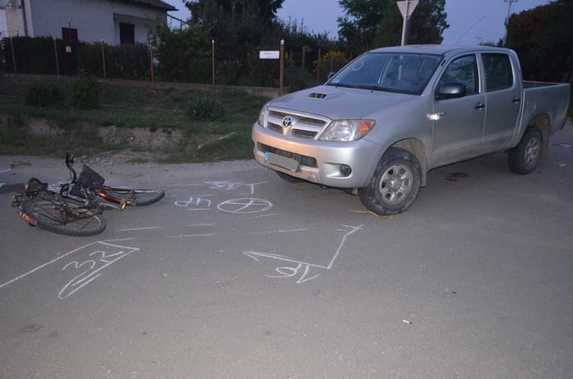 Fotó: pickup gázolta halálra a vétlen kerékpárost