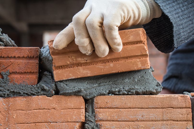 3 ezer új cég az építőiparban – Megmutatjuk, melyikben bízhat meg