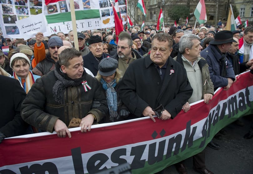 Brüsszeli békemenettel riogatja Barrosót a CÖF