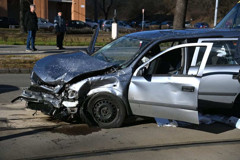 Tovább esik a személyautók fővárosi kgfb átlagdíja