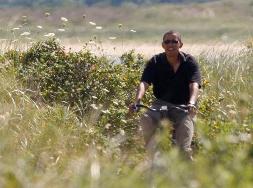 Fotó: Obamának jól áll a bringa