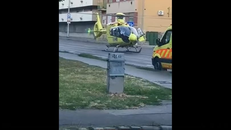 Mentőhelikopter szállt le Pécs belvárosában, egy csecsemőhöz kellett kihívni