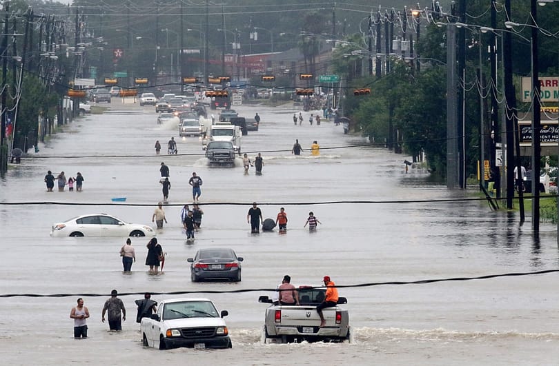 Túlcsordulnak a gátak Houston mellett