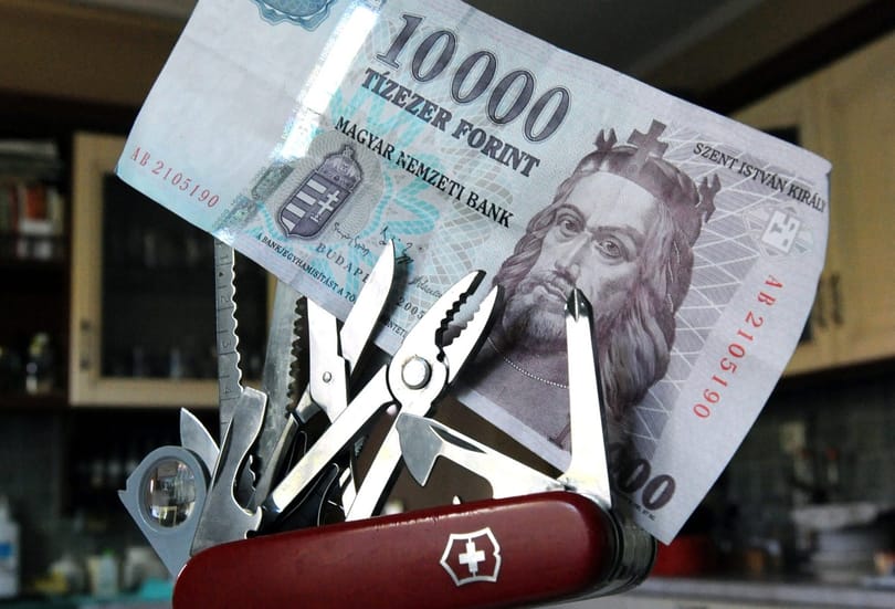 Adósságválság: az elsők között kaszabolnak le minket, ha baj lesz