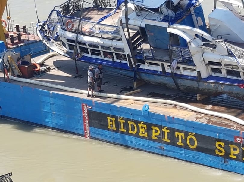 Ma búcsúztatják a Hableány magyar kapitányát és matrózát