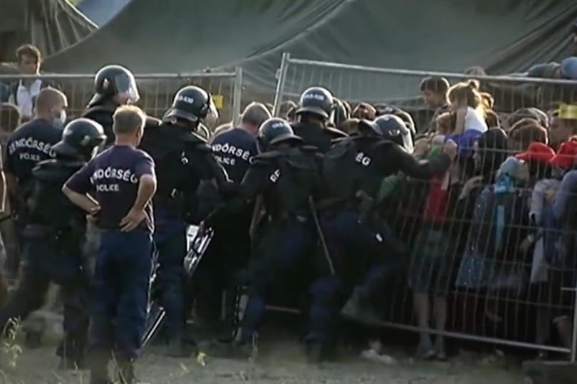Már magyarul is megnézhető az Orbán és Merkel meccséről szóló film