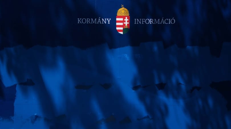Egy tanár 14 évnyi bérét költi el a kormány, hogy fényezze magát, amiért részben uniós pénzből bért emelt a pedagógusoknak 