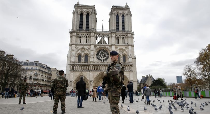 Párizsi szenátus: úgy építsék vissza a Notre-Dame-ot, ahogy volt