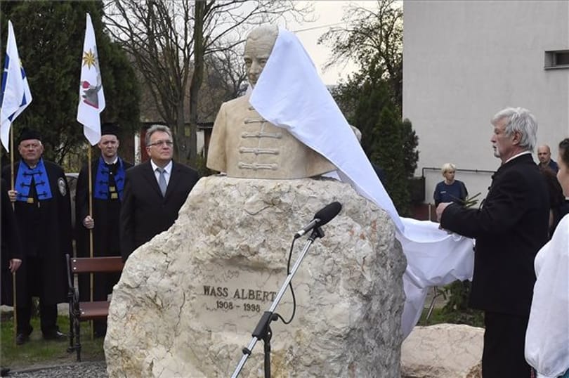 Wass Albert-szobra lett a Pest megyei Aszódnak