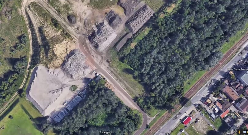 Illegális lerakóban kötöttek ki a 4 milliárdért elbontott Puskás-stadion darabjai