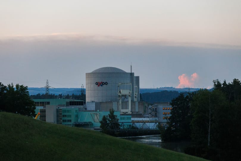 Svájcban olyan meleg van, hogy le kellett állítani egy atomerőművet