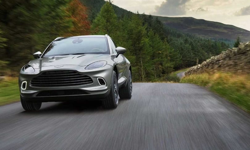 Amikor a 6 henger a takarékoskodás jele: új Aston Martin érkezett