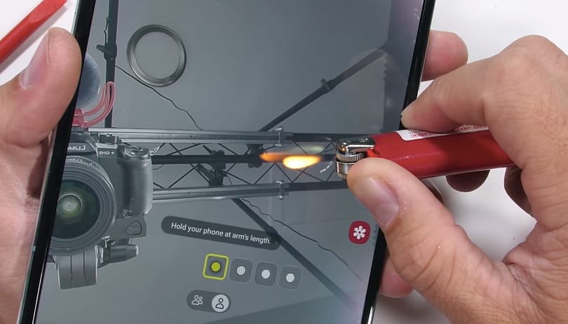 Videó: Megnézték, mennyire strapabíró a Galaxy Fold kijelzője, lehangoló lett a végeredmény