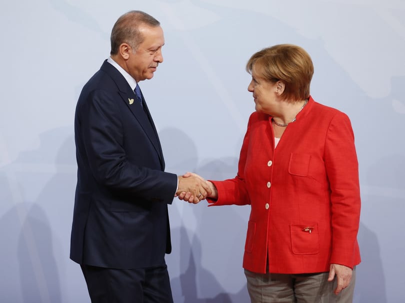 Erdogan lapja szerint Merkel Hitlernél is rosszabb