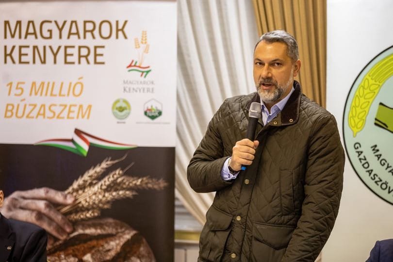 Lázár felkarolja a vidékieket, de a százmilliárdok a kiválasztottaknak juthatnak